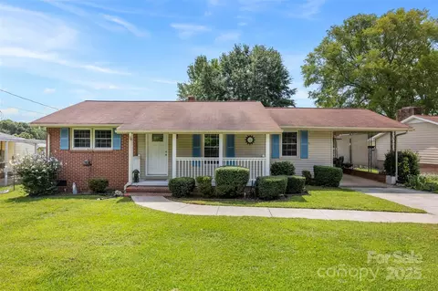 2211 Parkdale Ave, Gastonia, NC 28052
