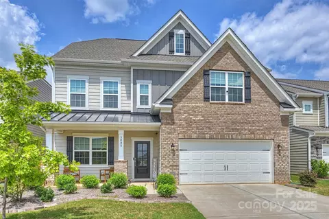 3028 Virginia Trail Ct, Fort Mill, SC 29715