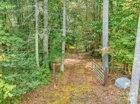 28 Caddis Ct, Marshall, NC 28753 photo 30