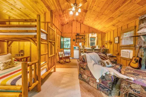 28 Caddis Ct, Marshall, NC 28753 photo 9