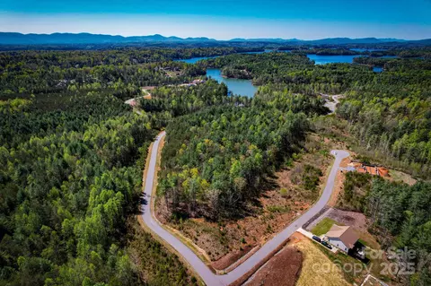 2033 Starlight 111 Ln #111, Morganton, NC 28655