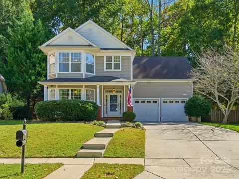 9512 Brighthaven Ln, Charlotte, NC 28214