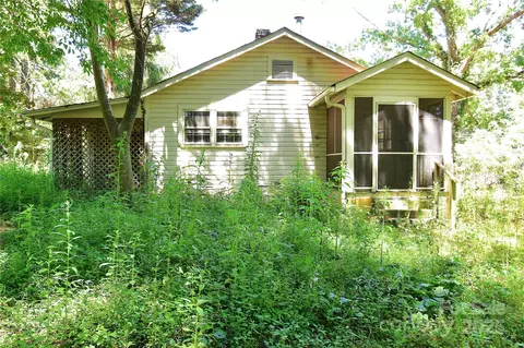 107 Dove Haven Ln, Hendersonville, NC 28791