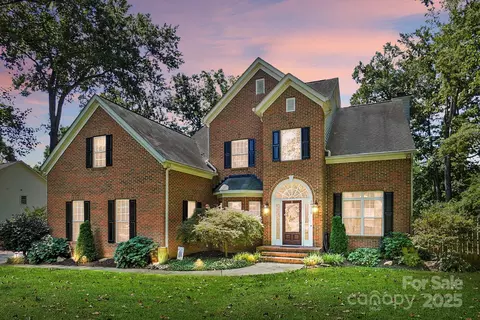 10219 Windtree Ln, Charlotte, NC 28215