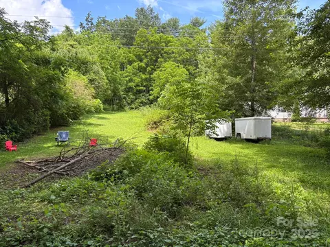 0000 Moore St, Hendersonville, NC 28739