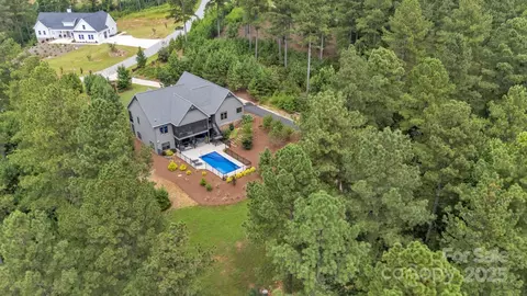 5751 Windward Ln, Granite Falls, NC 28630