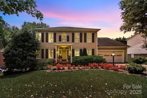 124 31st Avenue Ne Ct NE, Hickory, NC 28601