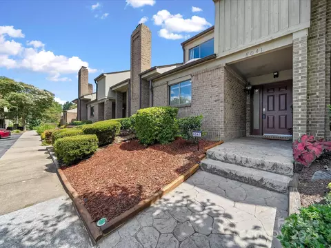 8041 Charter Oak Ln, Charlotte, NC 28226