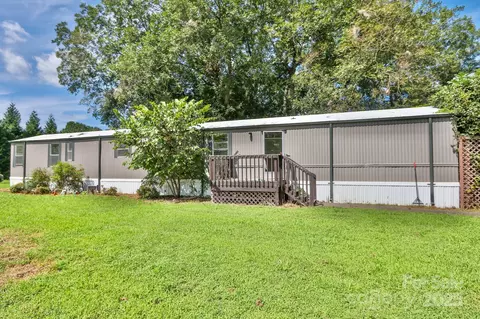 1702 Lone Hickory Rd, Yadkinville, NC 27055