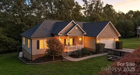 2532 Whistler Ct, Newton, NC 28658