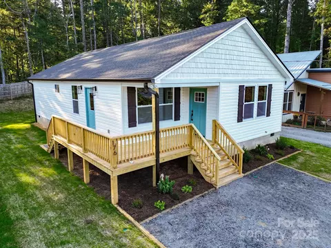 176 Pisgah Dr, Brevard, NC 28712