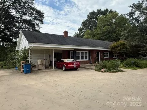 909 Oak Grove Rd, Kings Mountain, NC 28086