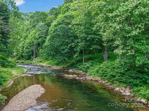 Hill Top Drive, Burnsville, NC 28714