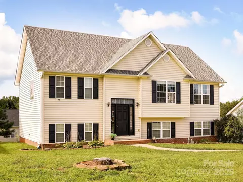 135 Winding Creek Rd, Mocksville, NC 27028