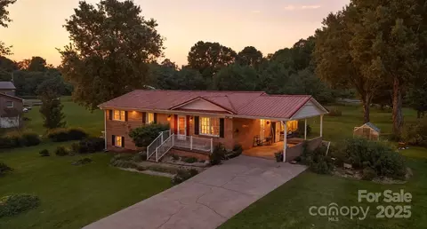 89 Loblollie Rd, Taylorsville, NC 28681