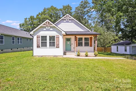 114 W Lee Ave, Bessemer City, NC 28016