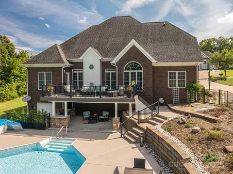 1128 Mayfield Nw Cir NW, Conover, NC 28613