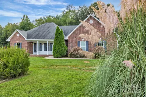 66 Rachels Ln, Taylorsville, NC 28681