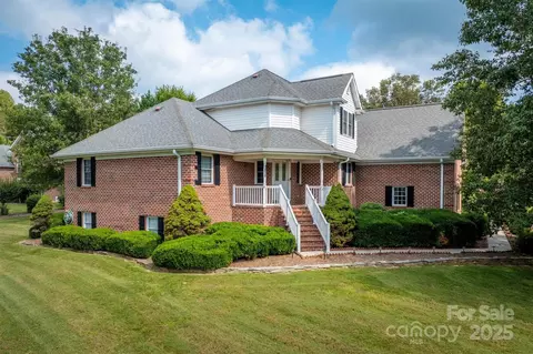 1013 Turnberry Ne St NE, Lenoir, NC 28645