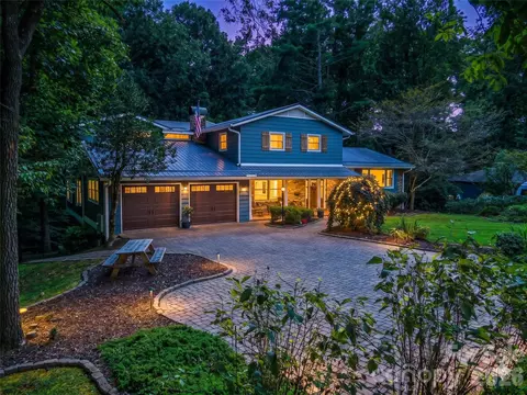 135 Dogwood Dr, Brevard, NC 28712