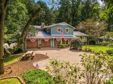 135 Dogwood Dr, Brevard, NC 28712
