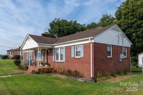 420 Virginia Sw St SW, Lenoir, NC 28645