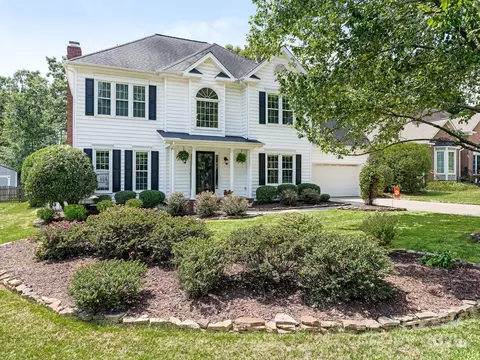 1431 Porch Swing Ln, Matthews, NC 28104
