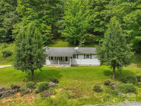 5511 State Hwy 197 S Hwy, Burnsville, NC 28714