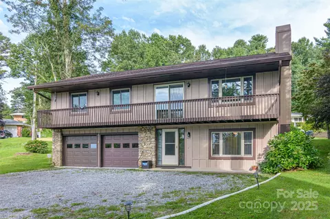1425 Hebron Rd, Hendersonville, NC 28739
