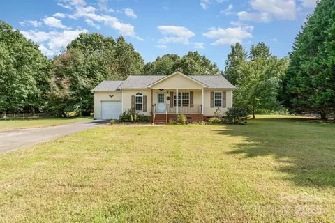 450 Jane Sowers Rd, Statesville, NC 28625