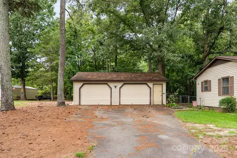 476 Wateree St, Lancaster, SC 29720 photo 2