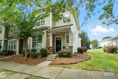 1136 Hammond Dr, Matthews, NC 28104