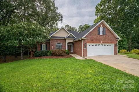 131 Creekside Dr, Shelby, NC 28152