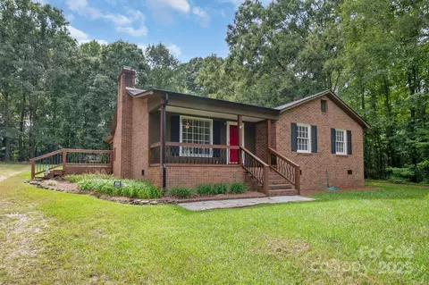 2587 Kendlewood Dr, Lancaster, SC 29720