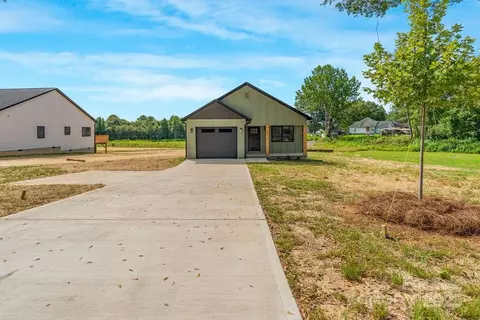 705 S Grove St, Lincolnton, NC 28092