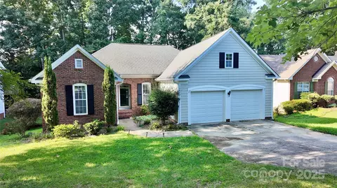 10513 Worsley Ln, Charlotte, NC 28269
