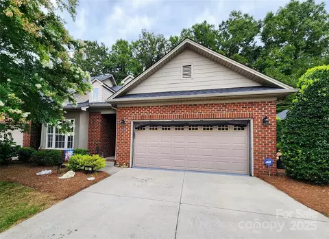 100 N Wentworth Dr, Mocksville, NC 27028