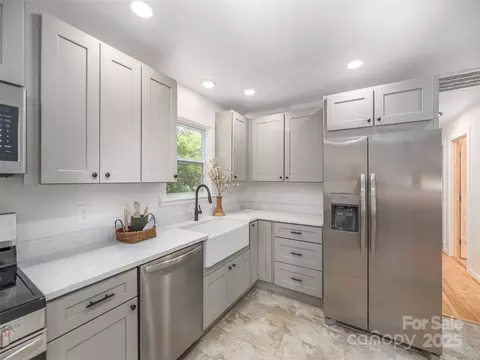 1412 Dutch Cove Rd, Canton, NC 28716