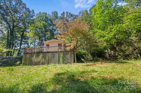 7 Maple Dr, Brevard, NC 28712