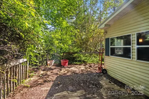 7 Maple Dr, Brevard, NC 28712 photo 4
