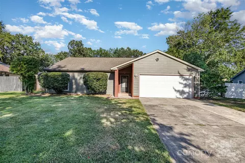 10709 Coachman Cir, Charlotte, NC 28277
