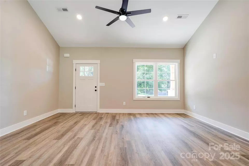 Living - 114 Hendricks St, Kings Mountain, NC 28086 photo 3 of 3