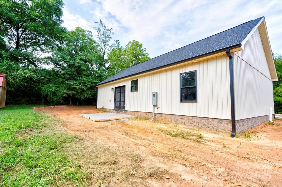 Exterior - 114 Hendricks St, Kings Mountain, NC 28086 photo 3 of 3
