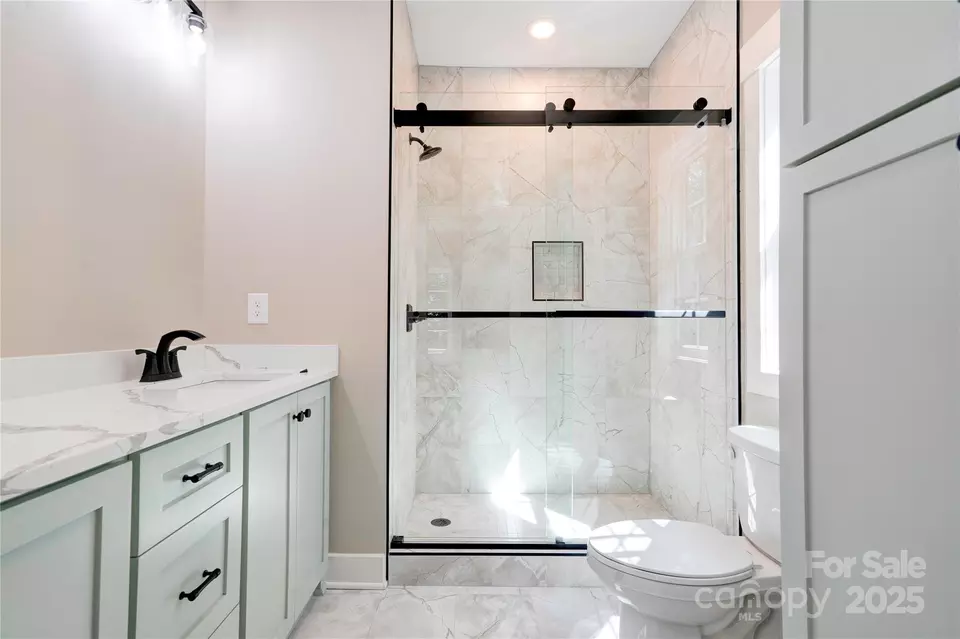 Bath - 114 Hendricks St, Kings Mountain, NC 28086 photo 1 of 4