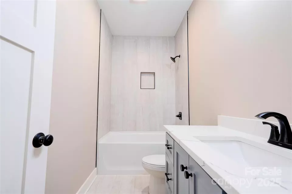 Bath - 114 Hendricks St, Kings Mountain, NC 28086 photo 3 of 4