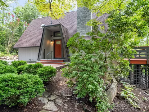 107 Walker St, Black Mountain, NC 28711