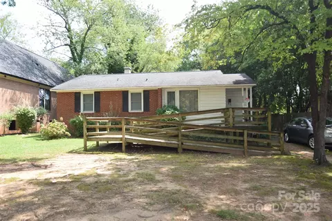 4645 Connecting Rd, Charlotte, NC 28209