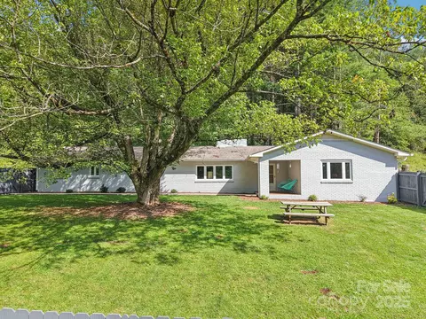 445 Chunns Cove A Rd #A, Asheville, NC 28805