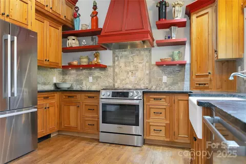 135 Maple St, Brevard, NC 28712 photo 7