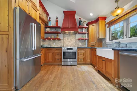135 Maple St, Brevard, NC 28712 photo 6